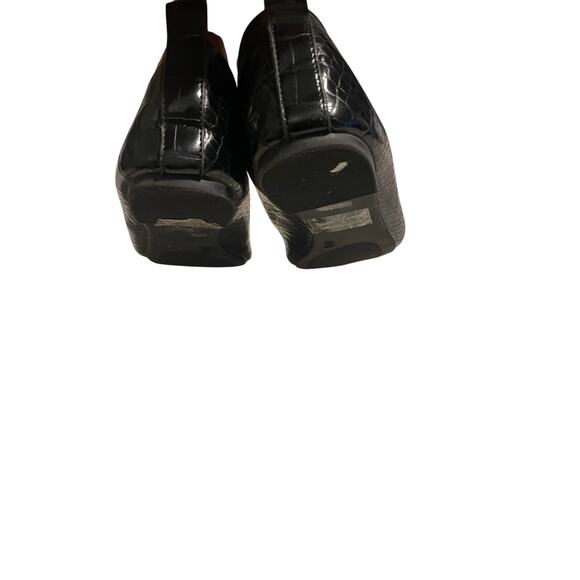 Lulus Black Crocodile patterned flats size 8.5 - Picture 6 of 9